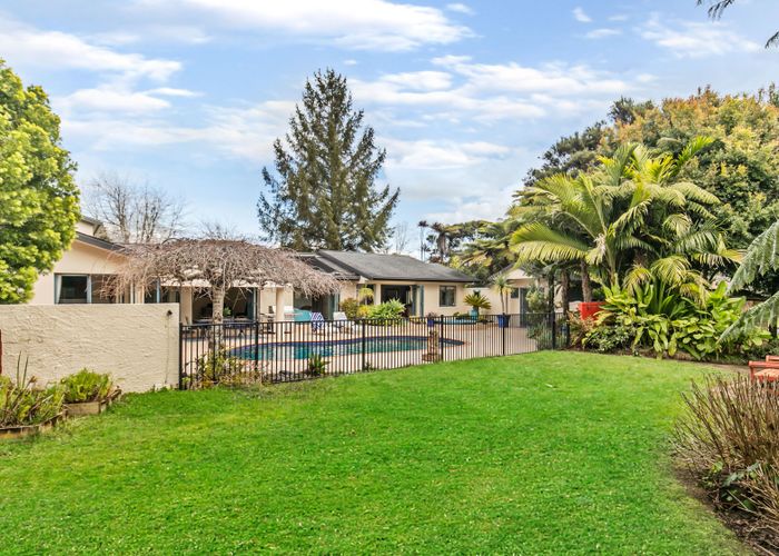  at 18 Kingfisher Grove, Greenhithe, Auckland