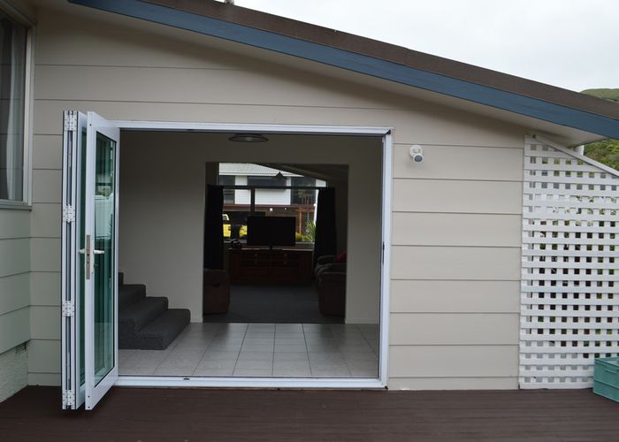  at 25 Rembrandt Avenue, Tawa, Wellington