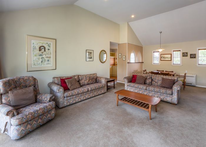  at 2/75 Garreg Road, Bryndwr, Christchurch