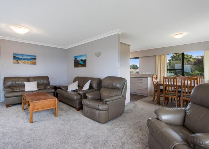  at 4 Giles Way, Tanners Point, Tahawai