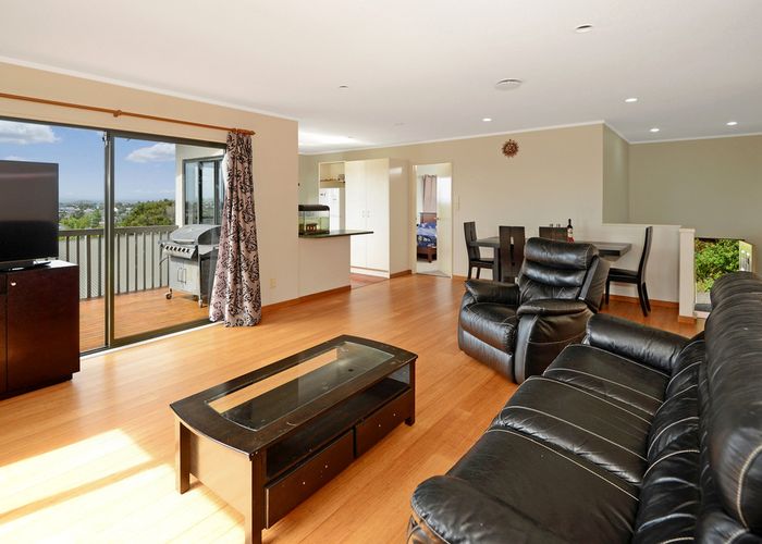  at 2/80 Manuka Road, Glenfield, Auckland