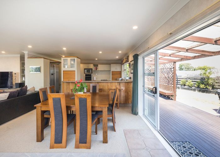  at 5 Wairau Place, Kelvin Grove, Palmerston North