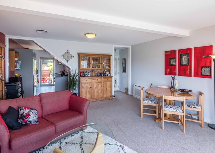  at 145 Akaroa Drive, Maupuia, Wellington