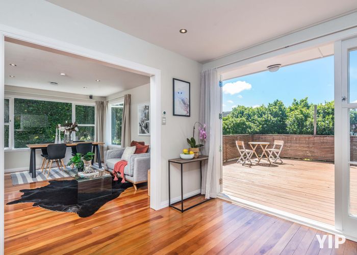  at 5 Winston Street, Crofton Downs, Wellington