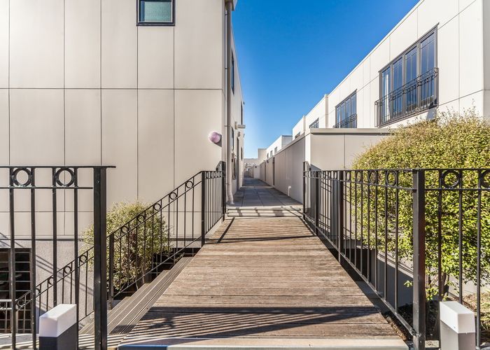 at 5A/8 Farnham Street, Parnell, Auckland