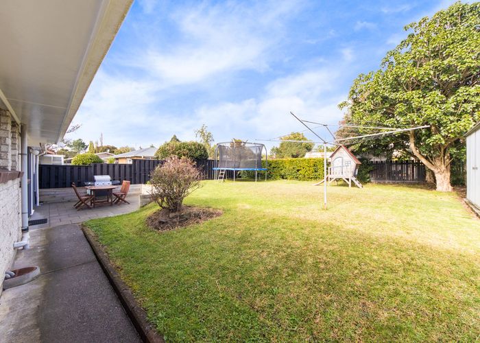  at 1/558 Swanson Road, Ranui, Auckland