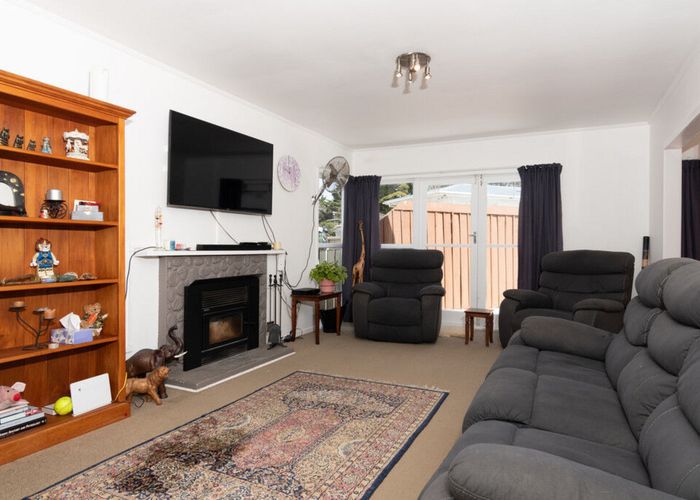  at 86 Universal Drive, Henderson, Auckland