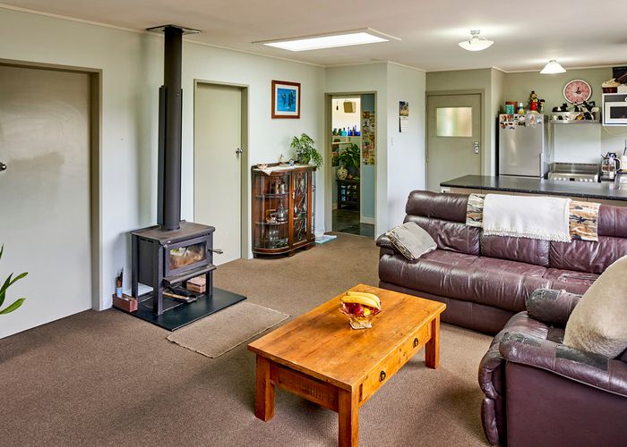  at 2/102 Sutherland Road, Melrose, Wellington