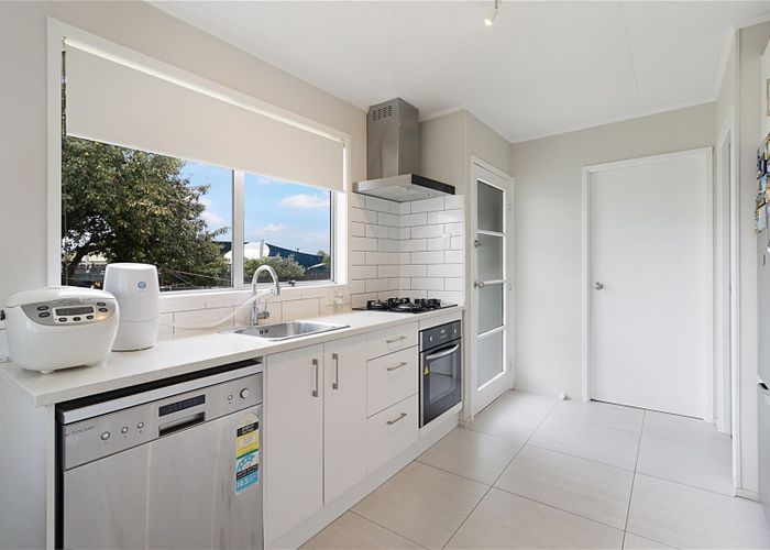  at 1/8 Iota Place, Clover Park, Auckland