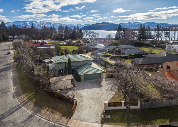 Free property data for 94 Meadowstone Drive, Wanaka homes.co.nz