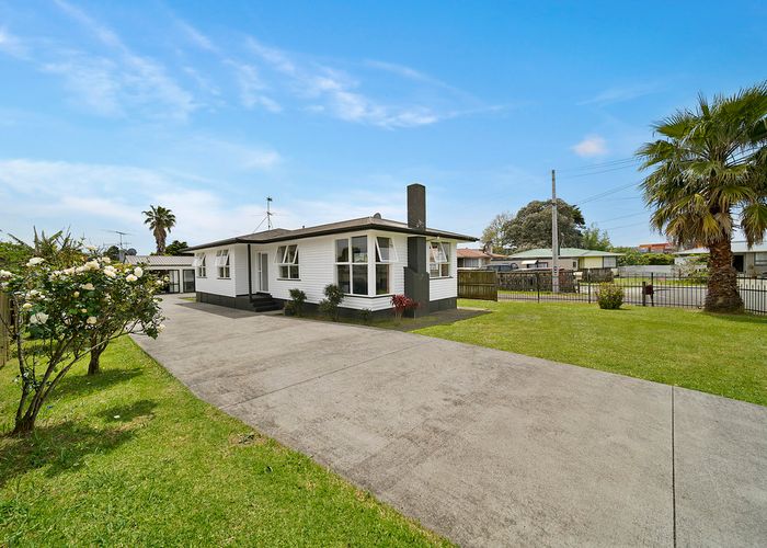  at 4 Wood Avenue, Mangere East, Auckland