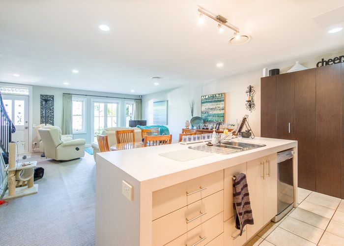  at 10 Leneford Drive, East Tamaki, Auckland