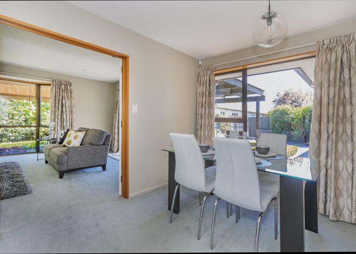  at 2/268 Grahams Road, Bishopdale, Christchurch