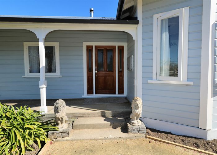  at 9 Clifton Avenue, Carterton