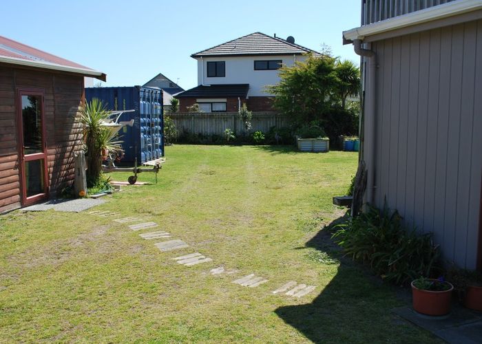  at 151 Field Way, Waikanae Beach, Waikanae