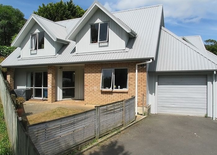  at 38 Mahoe Street, Tawa, Wellington