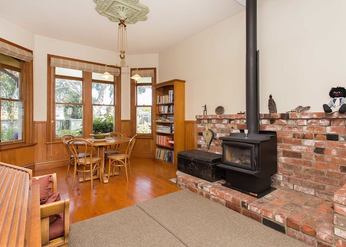  at 17 Frankleigh Street, Somerfield, Christchurch