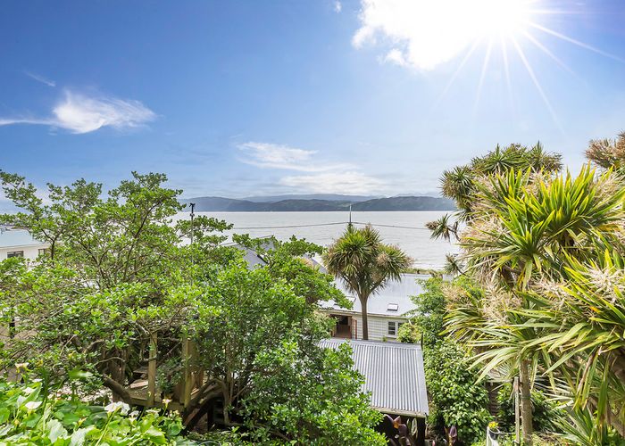  at 171 Marine Parade, Seatoun, Wellington