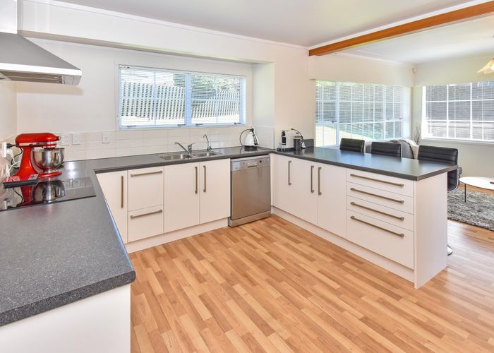  at 3 Dingwall Place, Papatoetoe, Auckland