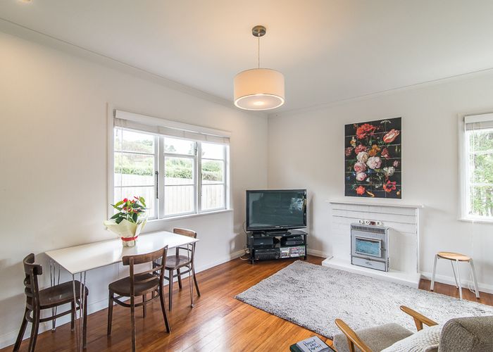 at 18 Kaihuia Street, Northland, Wellington