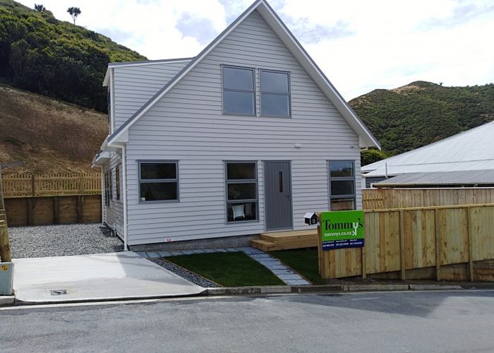  at 8 Rarangi Way, Owhiro Bay, Wellington