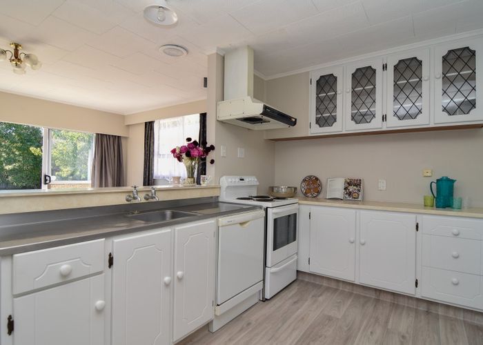  at 27 Diamond Street, Carterton