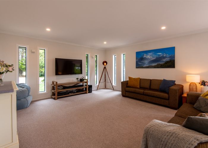  at 186 Holland Road, Puketaha