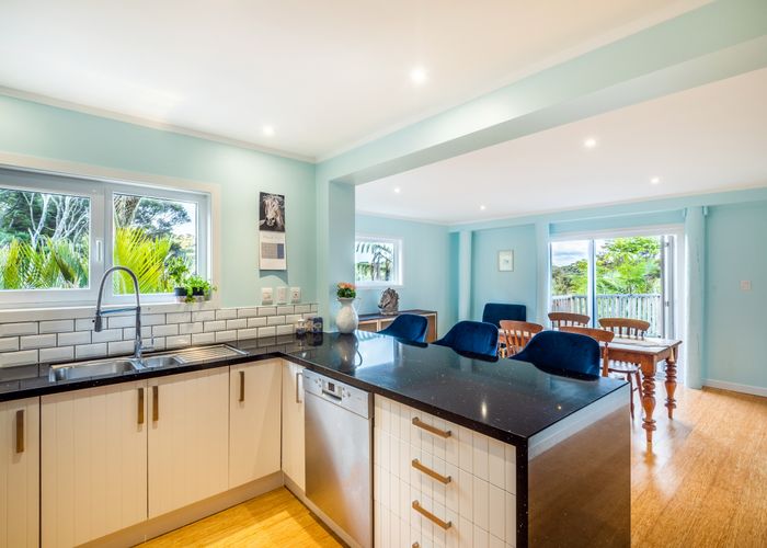  at 24 Deirdre Place, Titirangi, Auckland