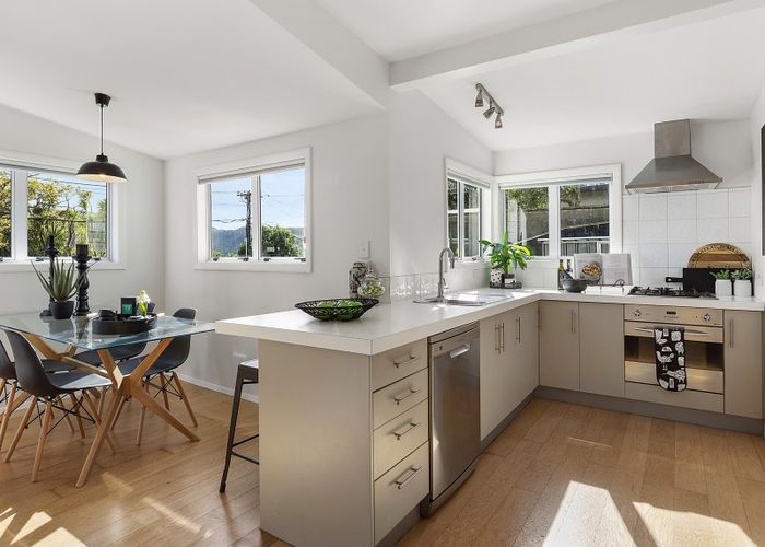  at 2 Pembroke Road, Northland, Wellington