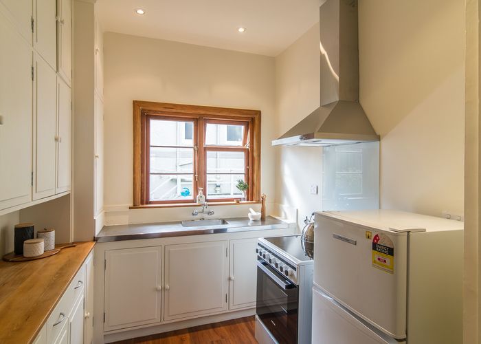  at 9D Stowe Hill, Thorndon, Wellington