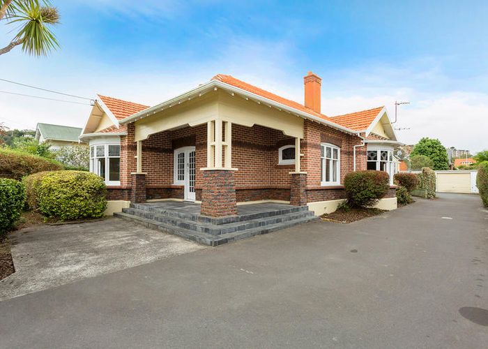 Free property data for 17A Coughtrey Street, Saint Clair, Dunedin