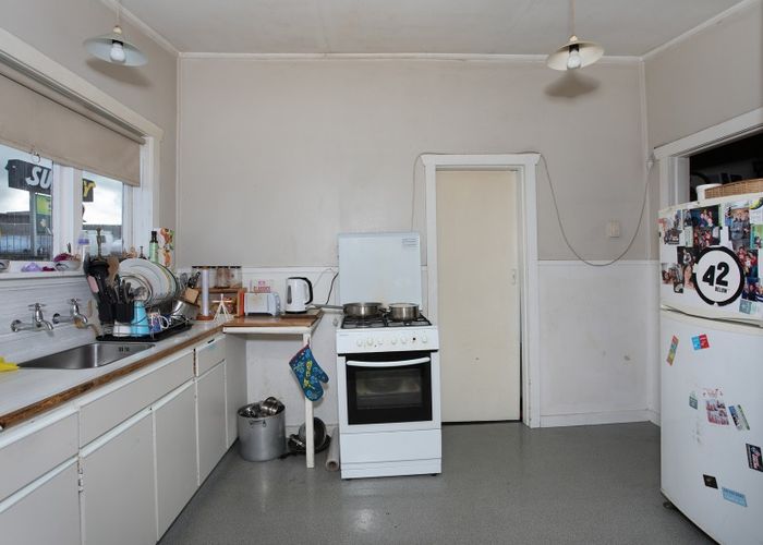  at 107 Bridge Street, Bulls