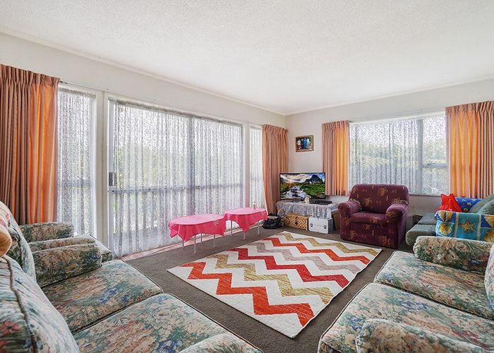  at 13 Robbies Road, Shelly Park, Auckland