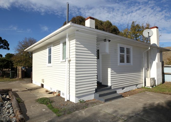  at 16 Harrison Lane, Pakipaki