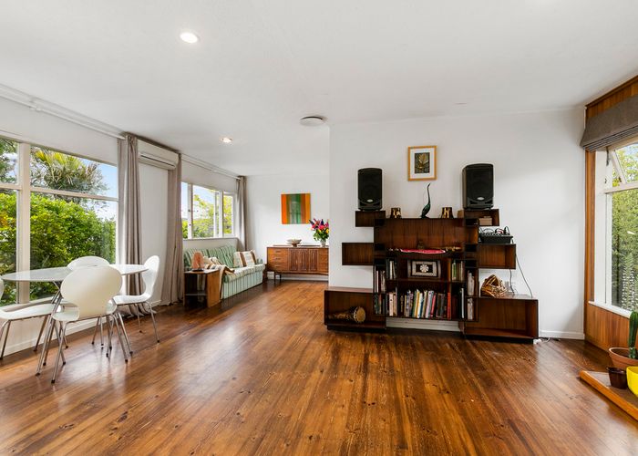  at 18 Warwick Avenue, Titirangi, Auckland
