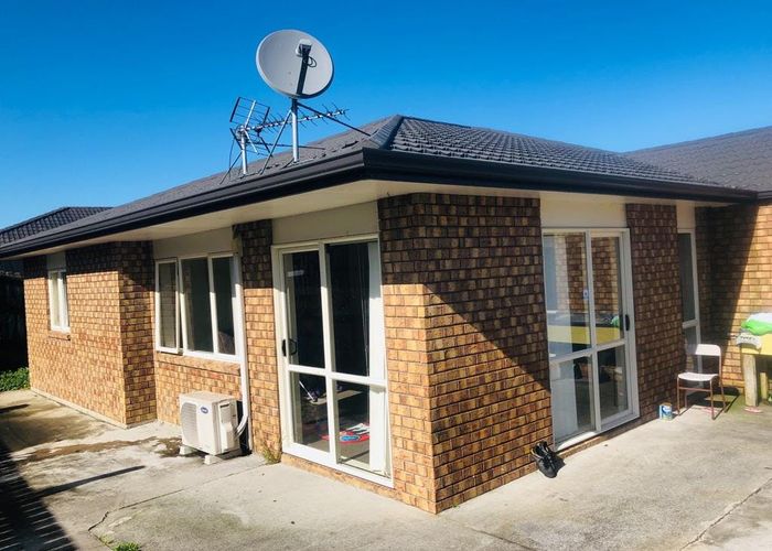  at 52 Glenveagh Park Drive, Weymouth, Auckland