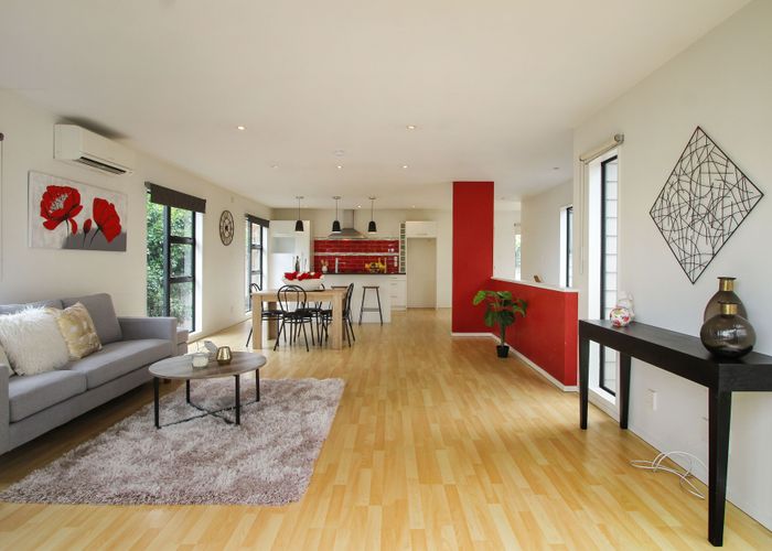  at 3/69A Chivalry Road, Glenfield, Auckland