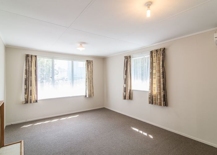  at 313 Warspite Avenue, Waitangirua, Porirua