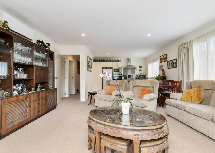  at 8 Savage Crescent, Upper Hutt Central, Upper Hutt