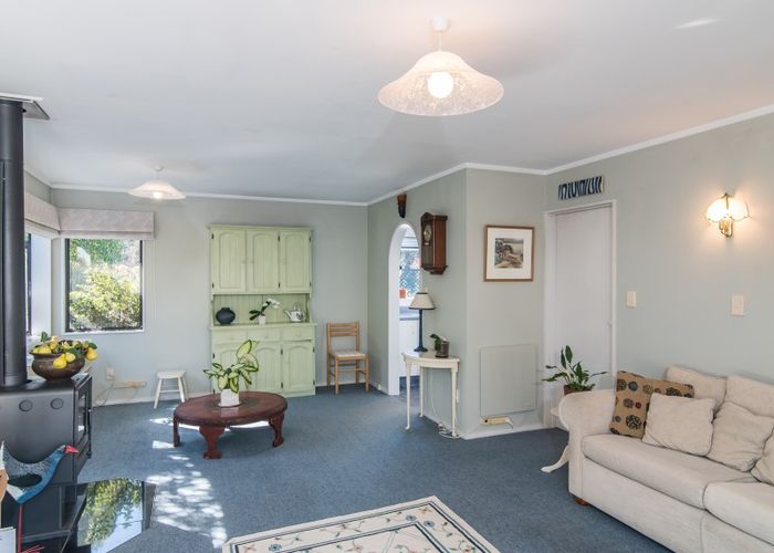  at 6 Marram Way, Peka Peka
