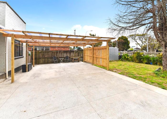  at 325 Massey Road, Mangere East, Auckland