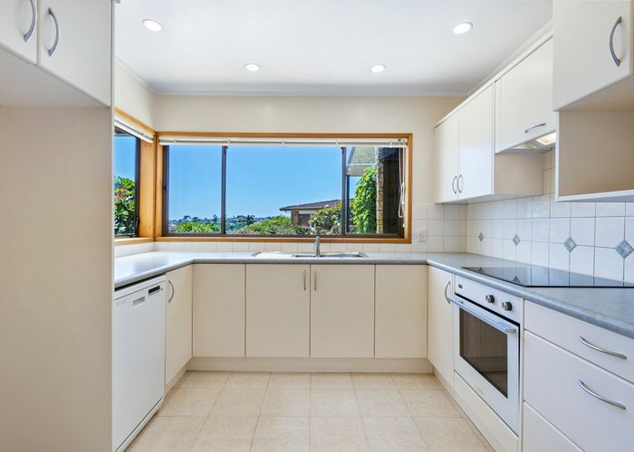  at 16 Prince Regent Drive, Half Moon Bay, Auckland