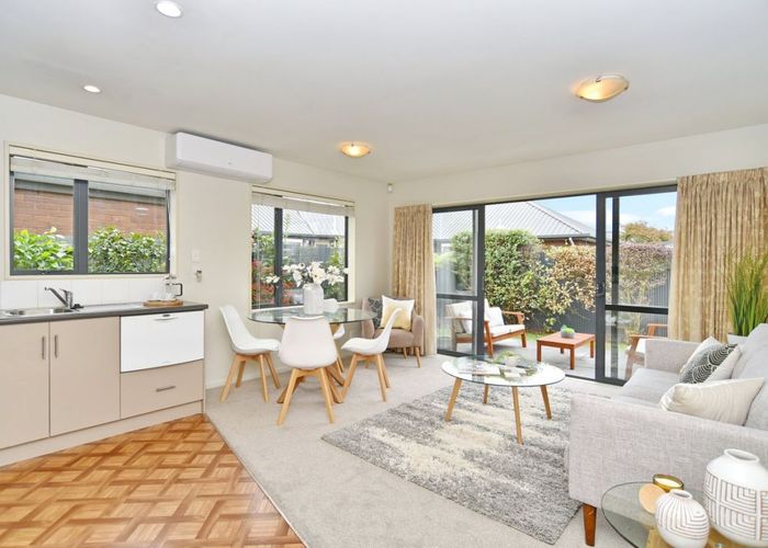  at 4/159 Highsted Road, Casebrook, Christchurch