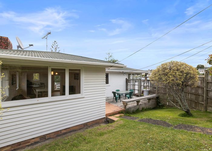 Free property data for 26 Merton Avenue, Glenfield, Auckland homes.co.nz