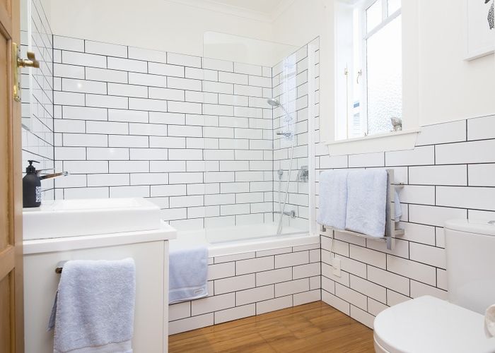  at 26 Seacombe Road, Point Chevalier, Auckland