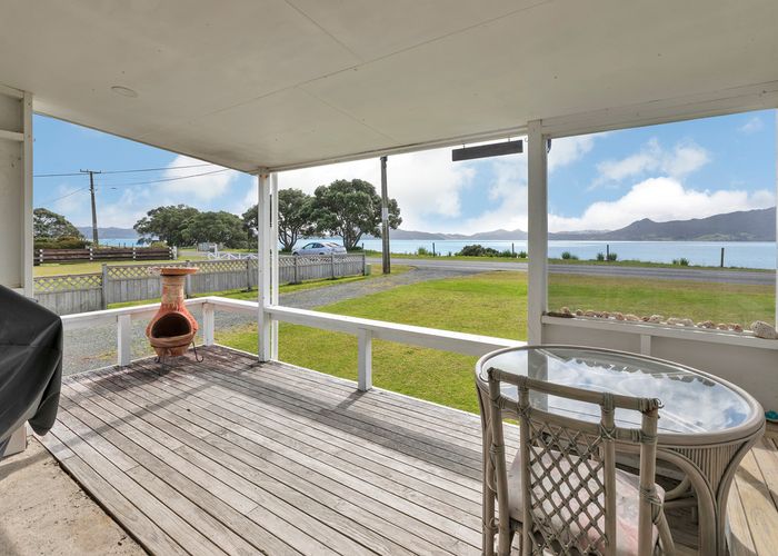 Free property data for 205 One Tree Point Road, One Tree Point