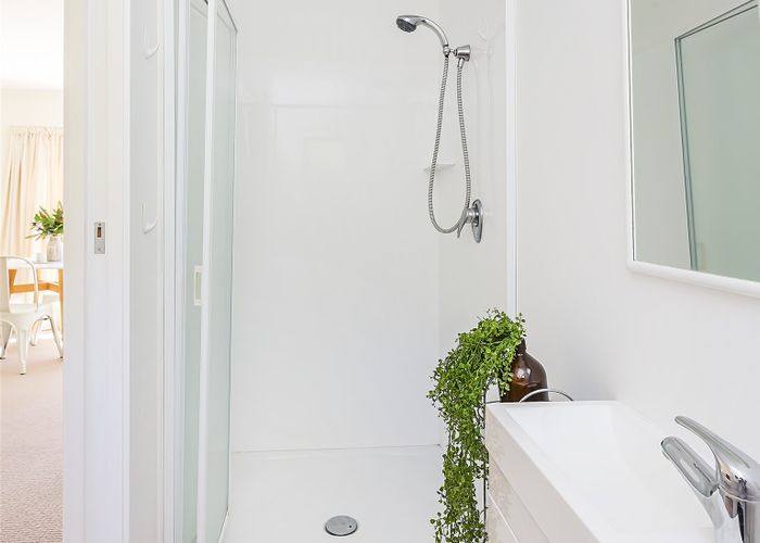  at 4 Brasenose Place, Tawa, Wellington