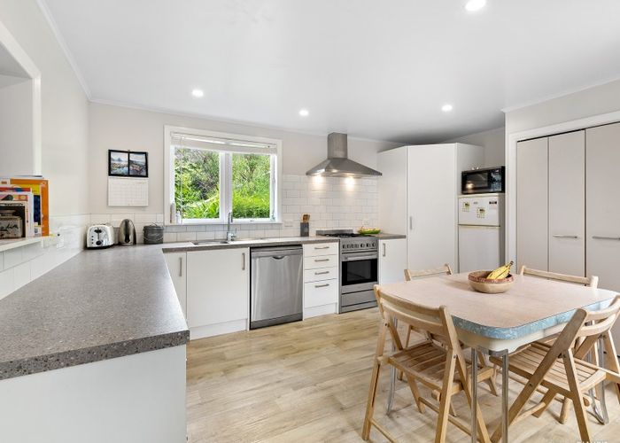  at 10 Queens Drive, Kilbirnie, Wellington