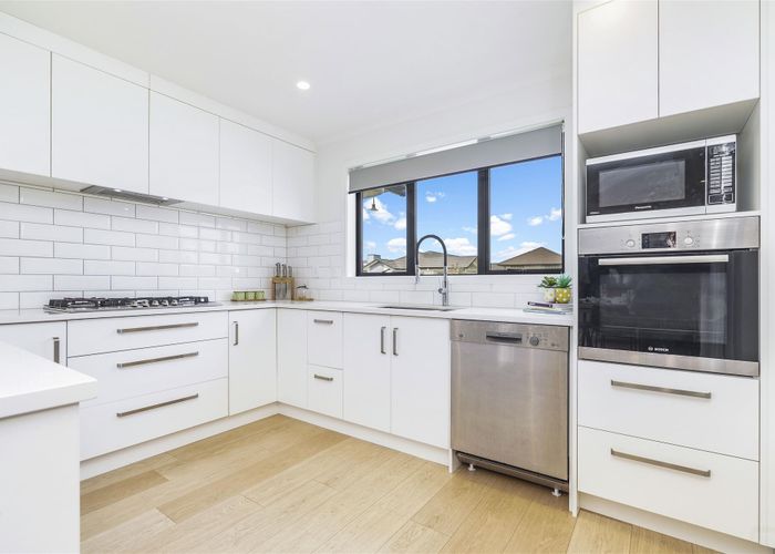  at 35 Batten Drive, Flagstaff, Hamilton