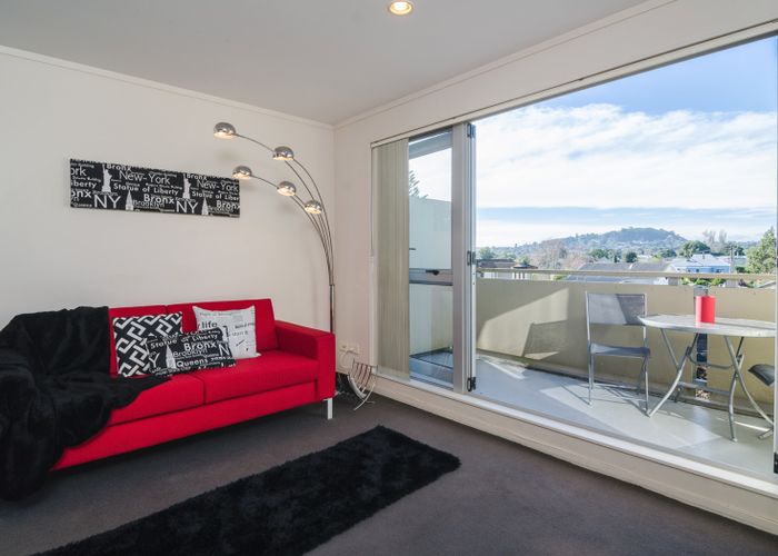  at 352/26 Morningside Drive, Morningside, Auckland